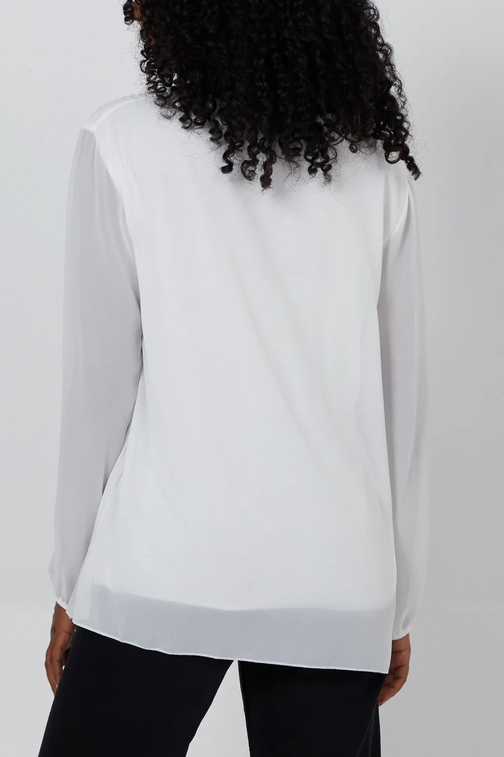 Pleated long sleeve top with necklace in white