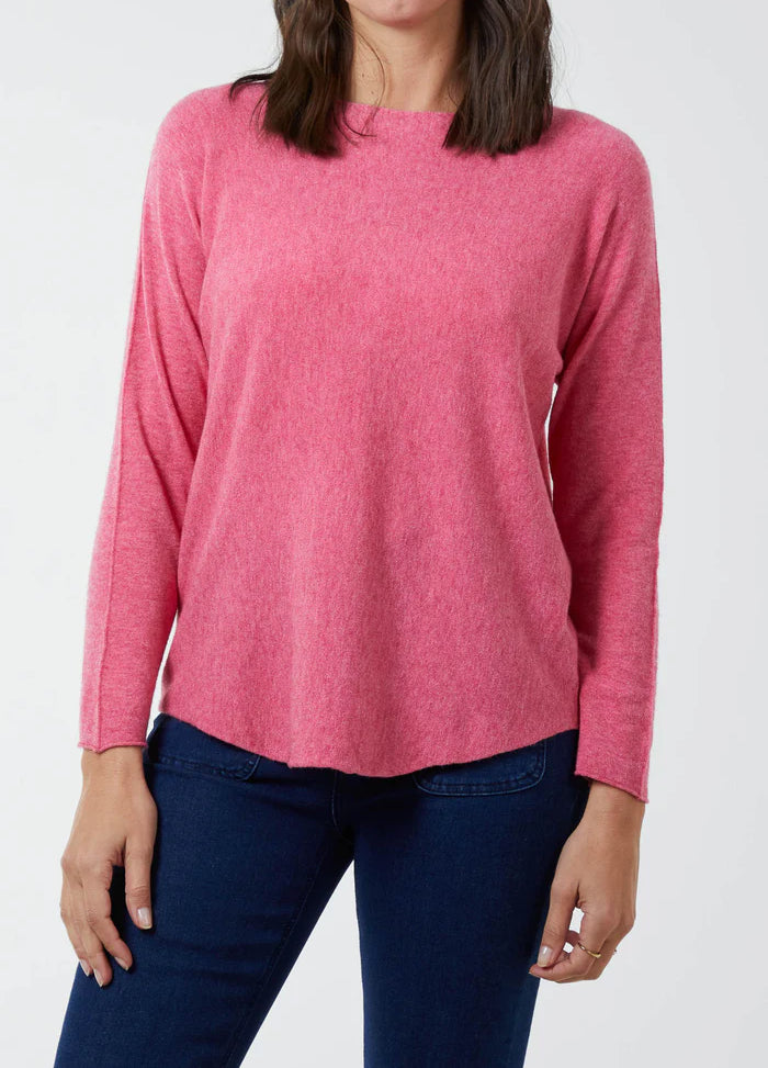 Round neck fine knit jumper in pink