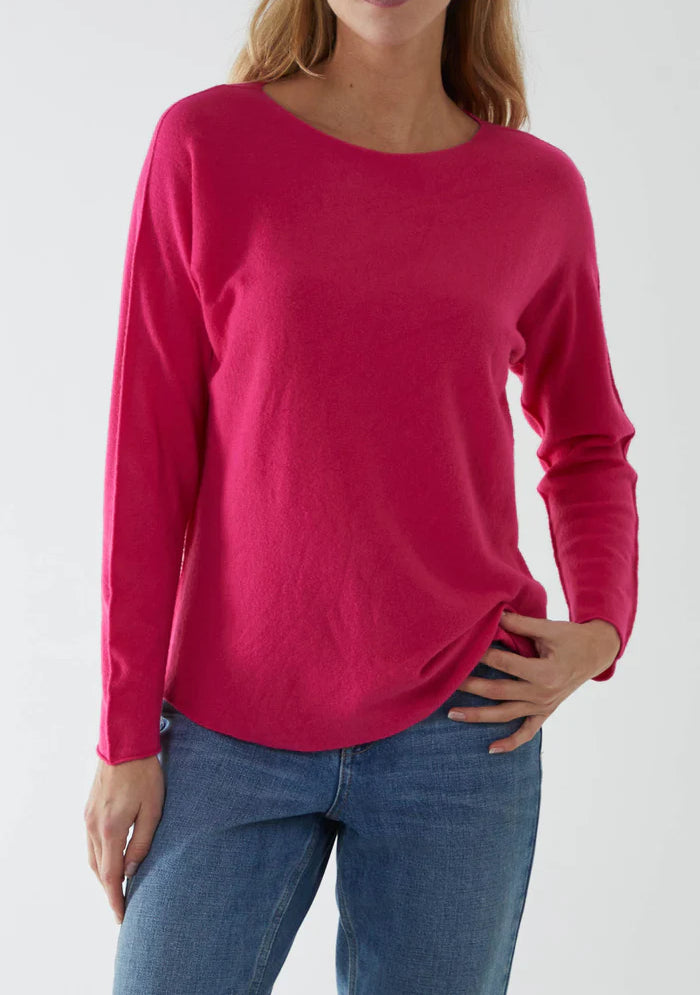 Round neck fine knit jumper in Fuchsia