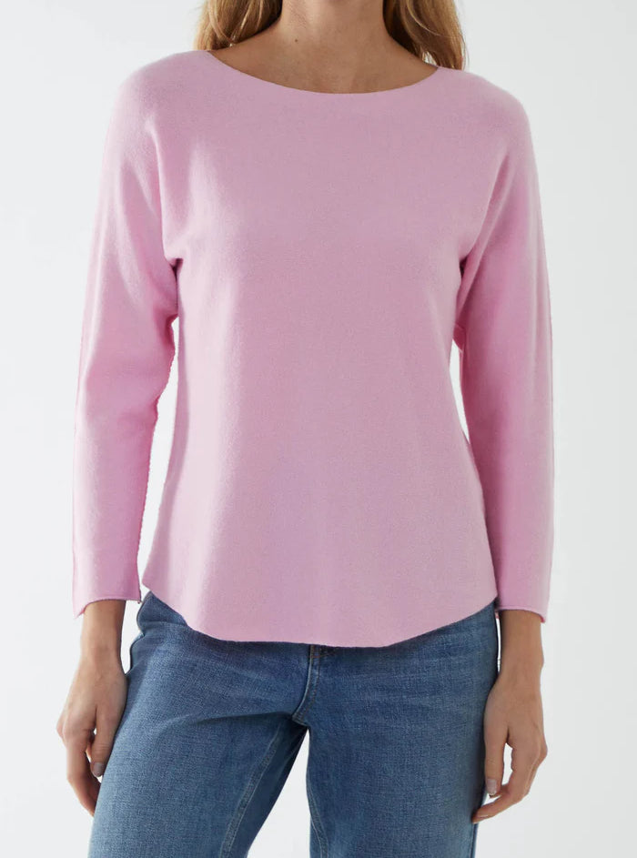 Round neck fine knit jumper in pale pink