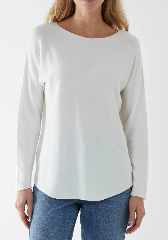 Round neck fine knit jumper in White