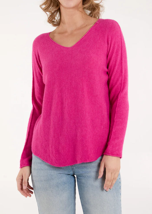 Soft touch v neck jumper in Fushia